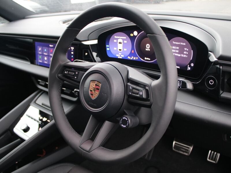 More views of Porsche Macan
