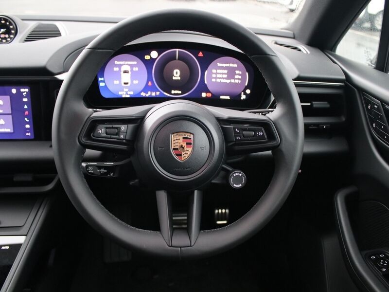 More views of Porsche Macan