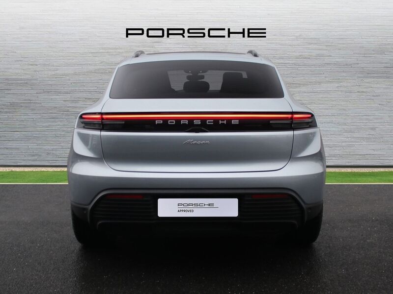 More views of Porsche Macan