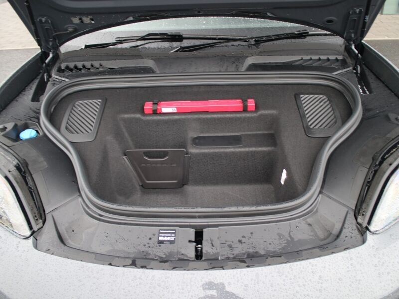 More views of Porsche Macan
