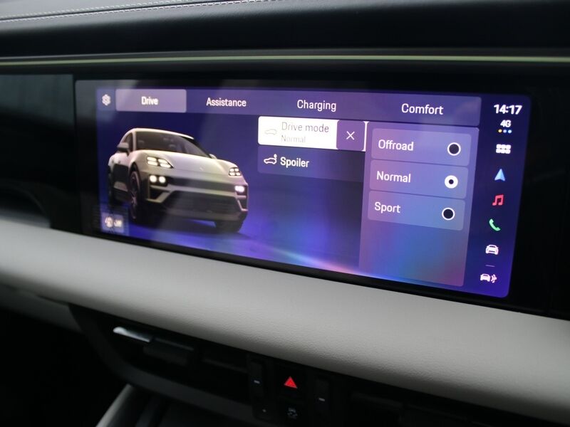 More views of Porsche Macan