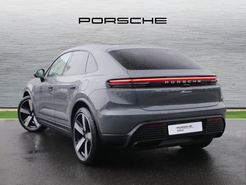 More views of Porsche Macan