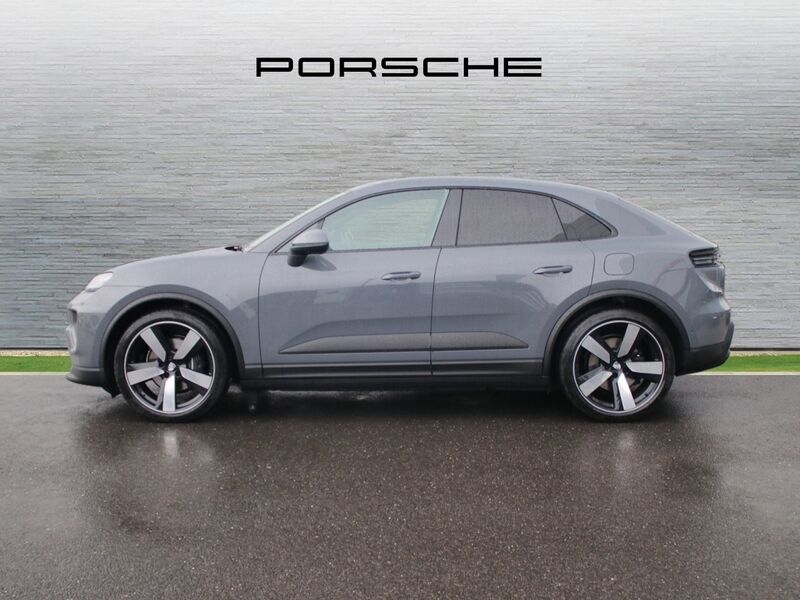More views of Porsche Macan