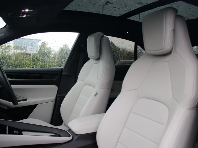 More views of Porsche Macan