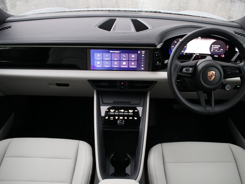 More views of Porsche Macan