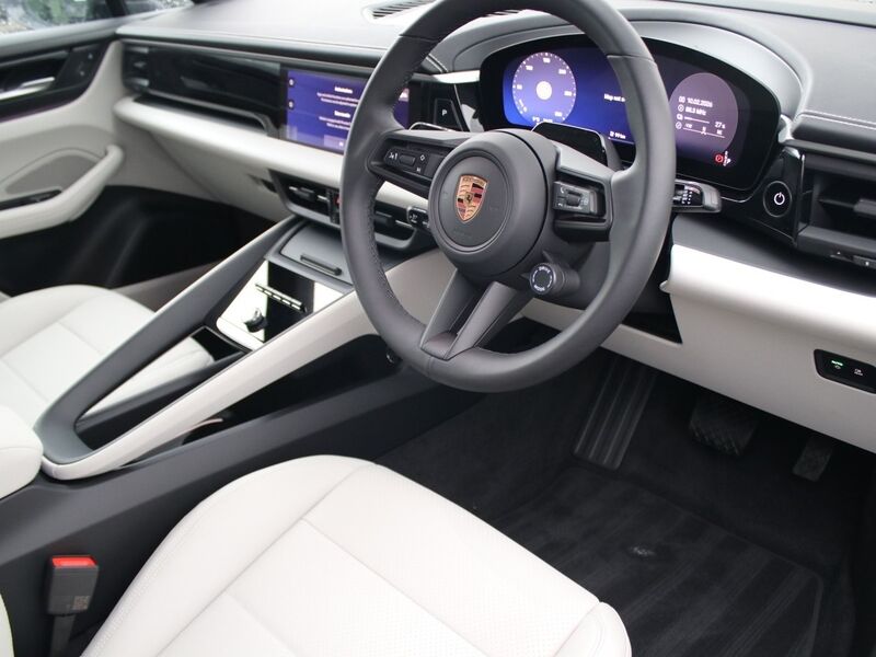 More views of Porsche Macan