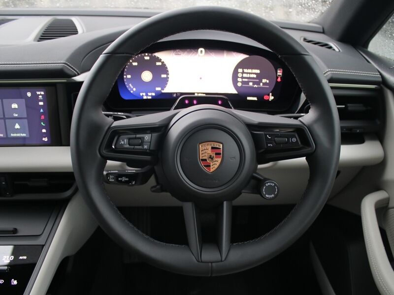 More views of Porsche Macan