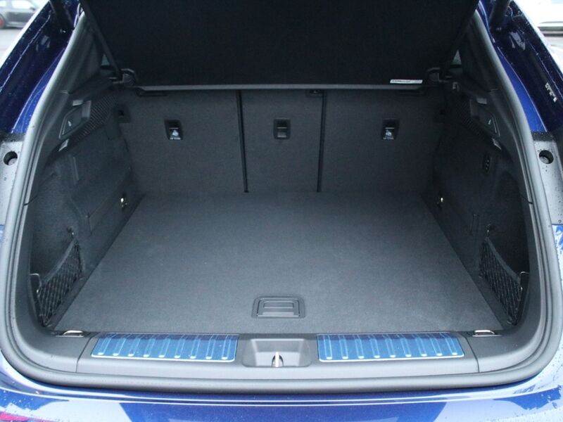 More views of Porsche Macan