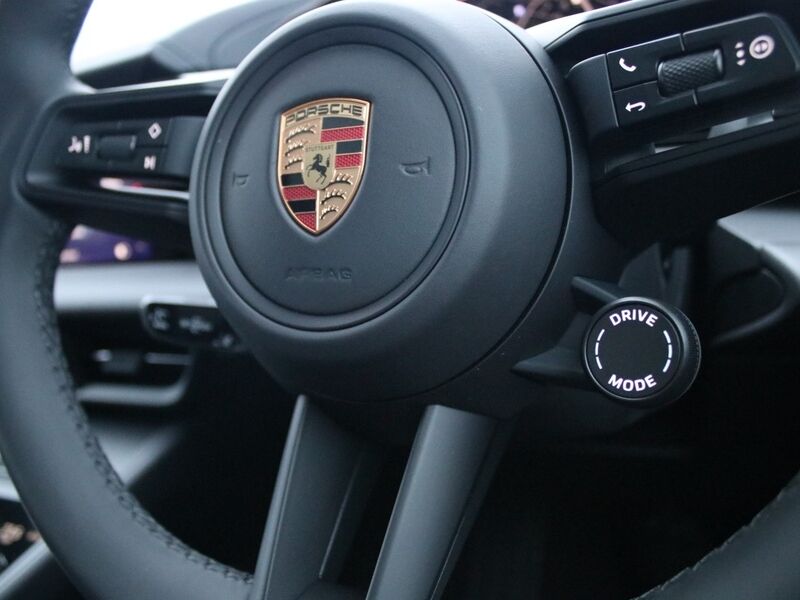 More views of Porsche Macan