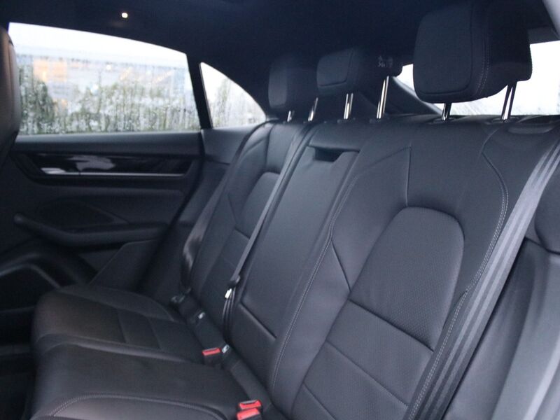 More views of Porsche Macan