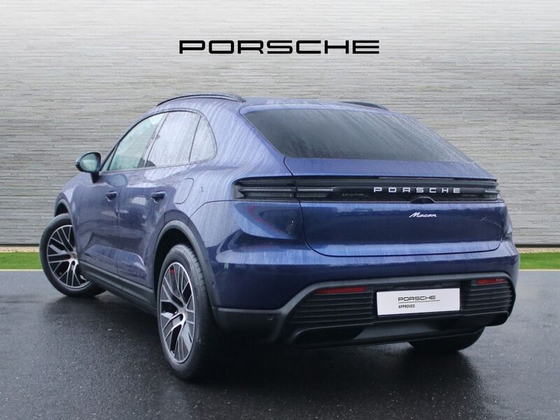 More views of Porsche Macan