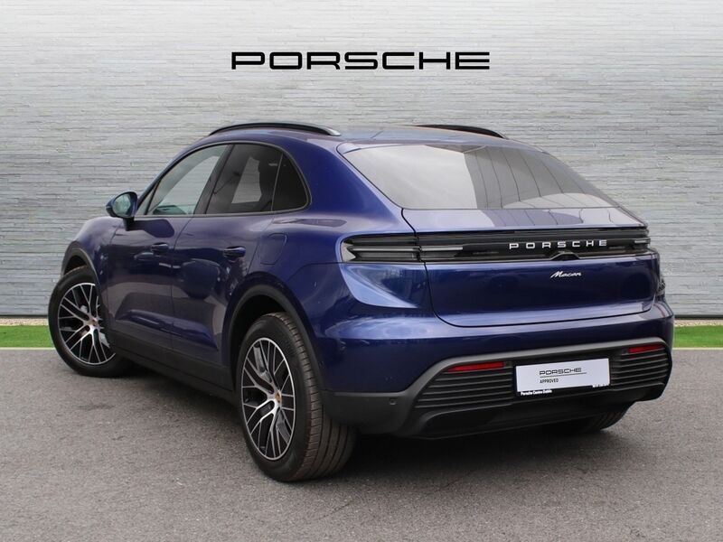 More views of Porsche Macan