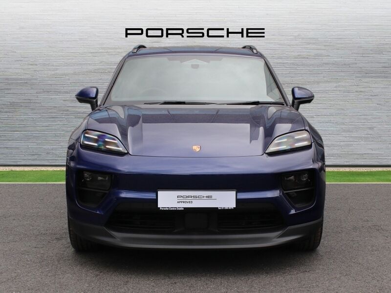 More views of Porsche Macan