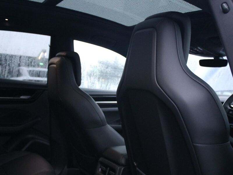 More views of Porsche Macan