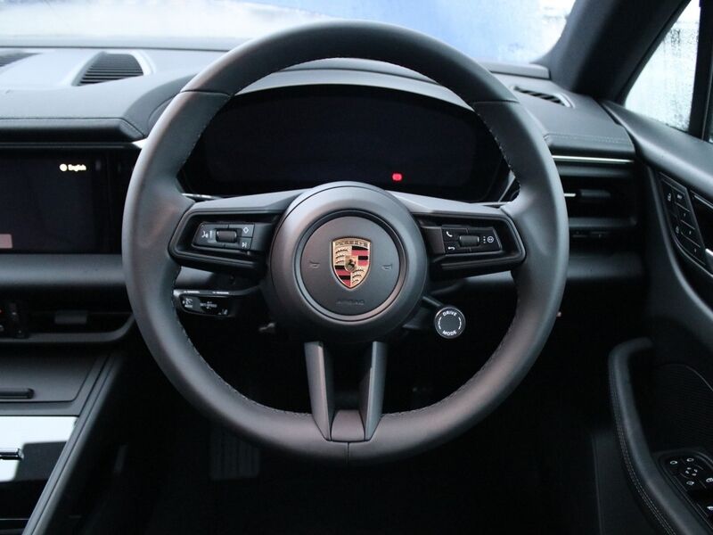 More views of Porsche Macan