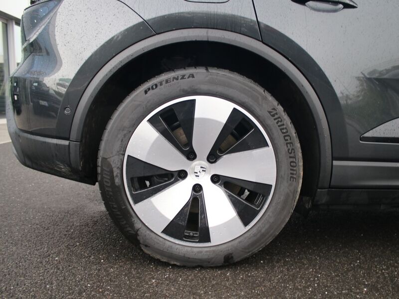 More views of Porsche Macan
