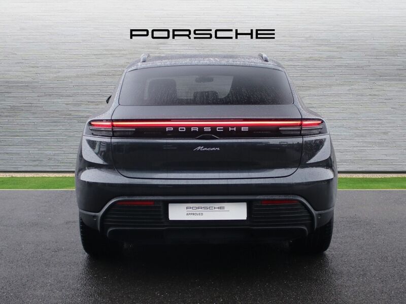 More views of Porsche Macan