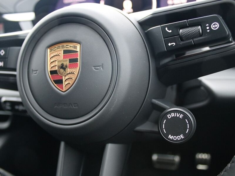 More views of Porsche Macan