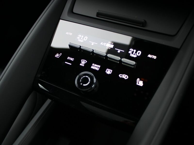 More views of Porsche Macan