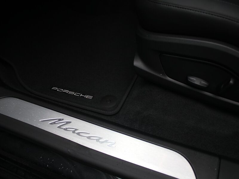 More views of Porsche Macan