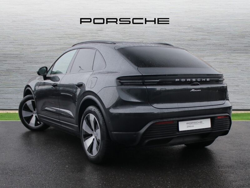 More views of Porsche Macan