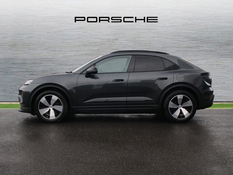More views of Porsche Macan