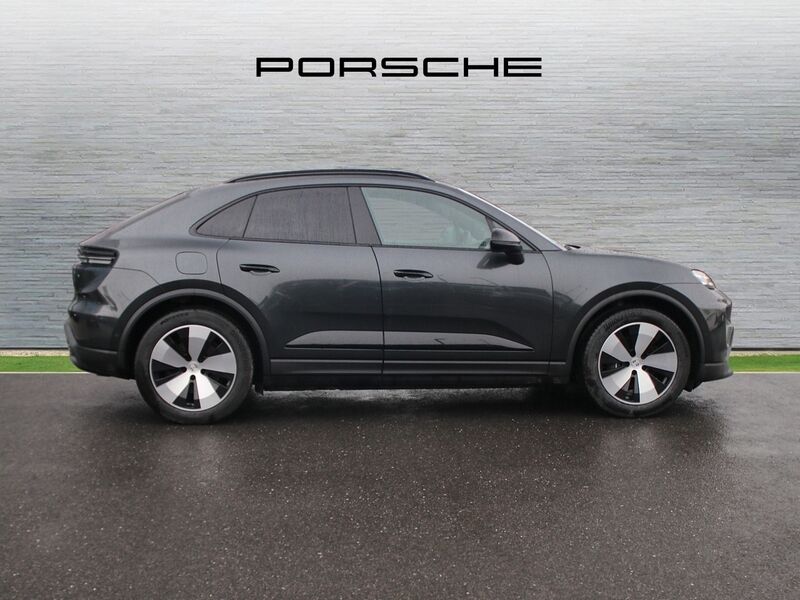 More views of Porsche Macan