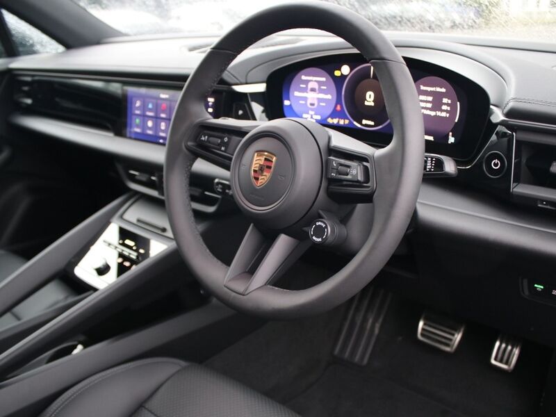 More views of Porsche Macan