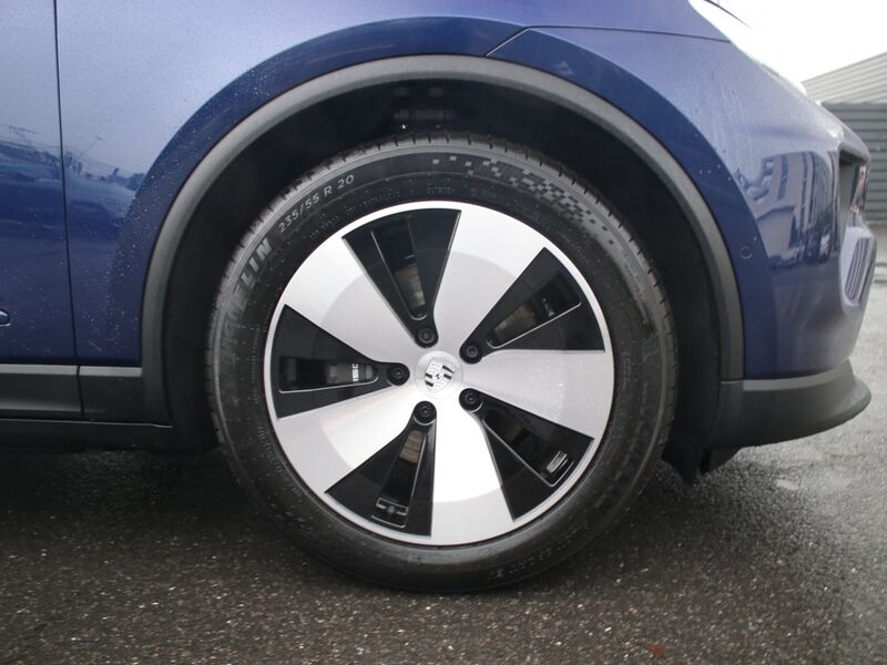 More views of Porsche Macan