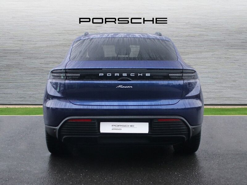 More views of Porsche Macan
