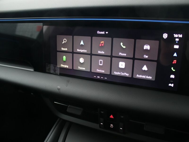 More views of Porsche Macan