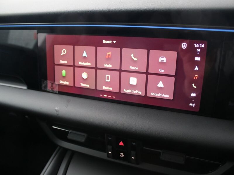 More views of Porsche Macan