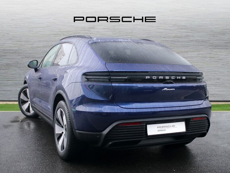 More views of Porsche Macan
