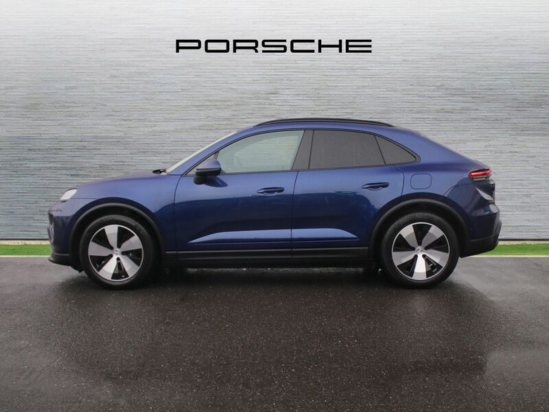 More views of Porsche Macan