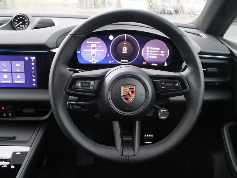 More views of Porsche Macan