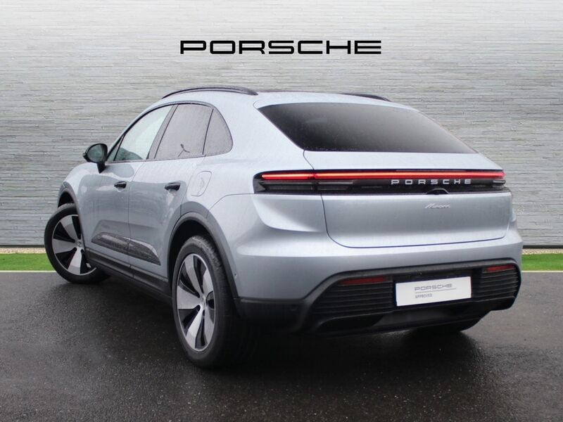 More views of Porsche Macan
