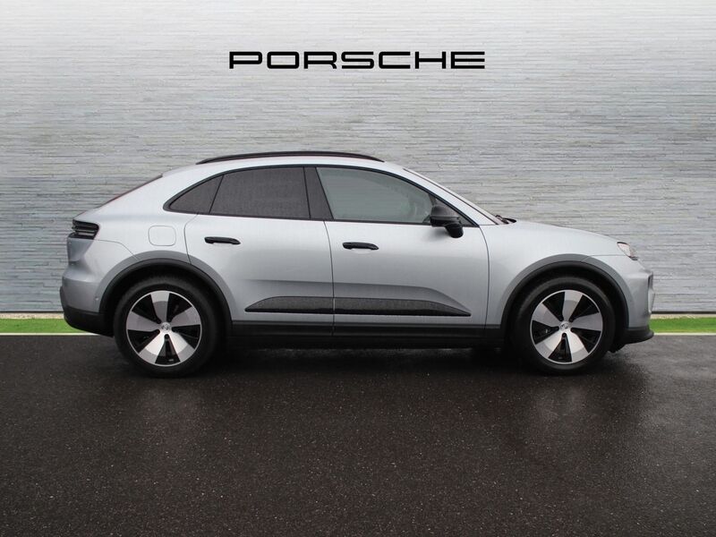 More views of Porsche Macan