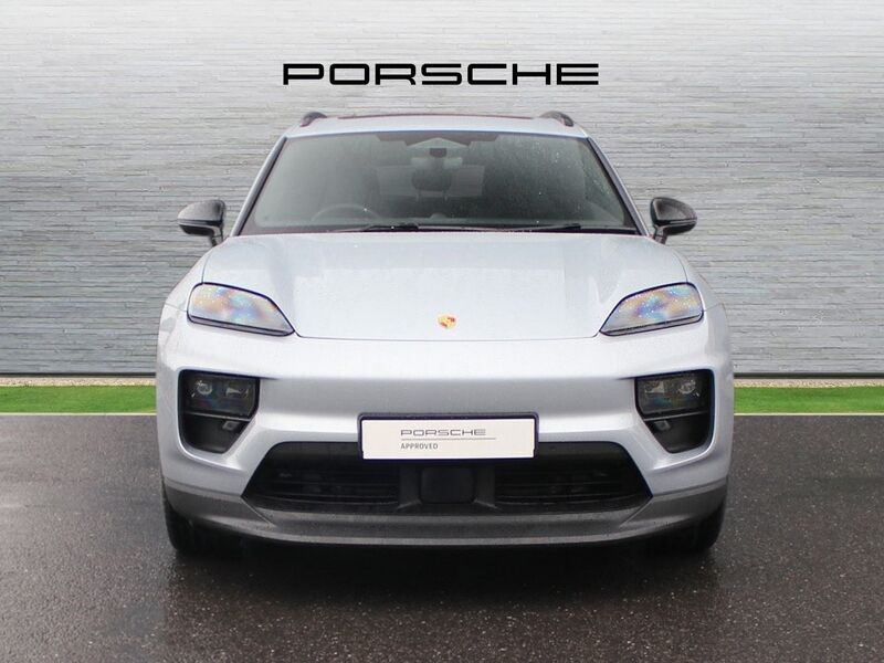 More views of Porsche Macan
