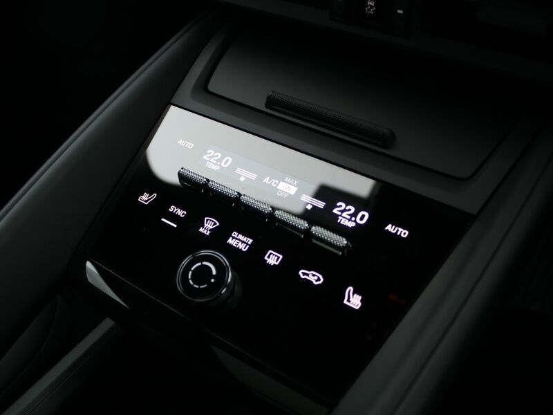 More views of Porsche Macan