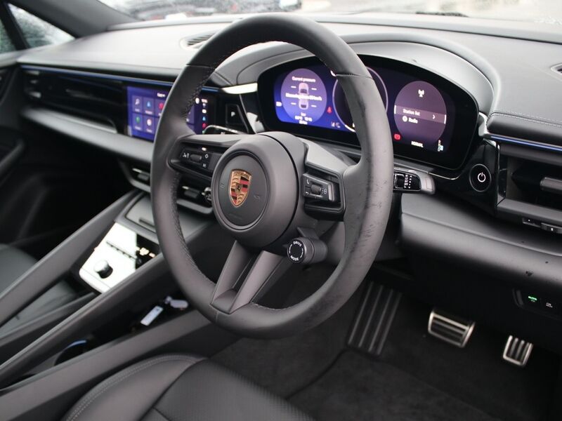 More views of Porsche Macan