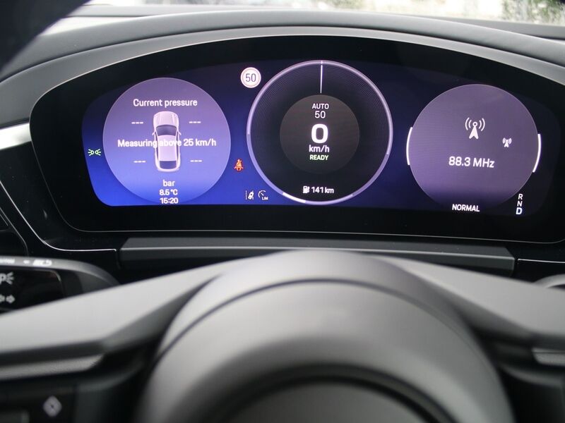 More views of Porsche Macan