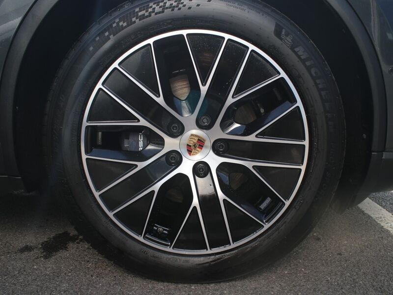 More views of Porsche Macan