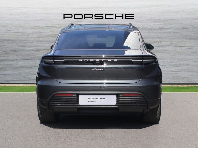 More views of Porsche Macan