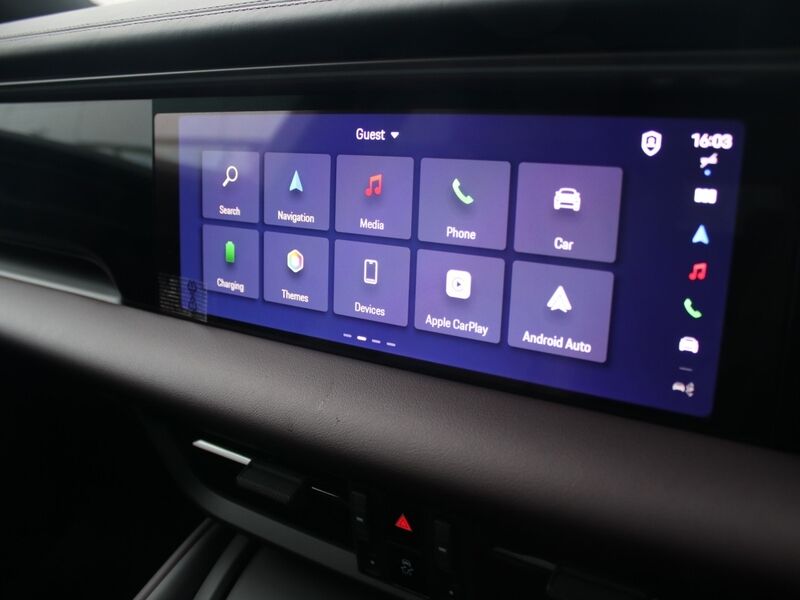 More views of Porsche Macan