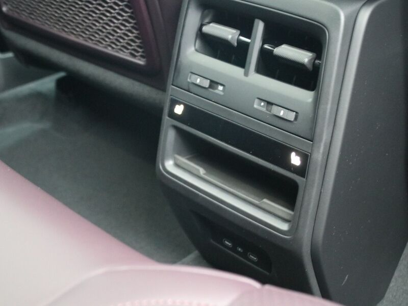 More views of Porsche Macan