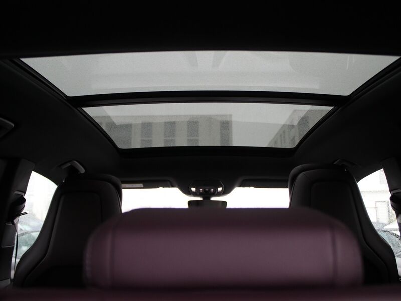 More views of Porsche Macan