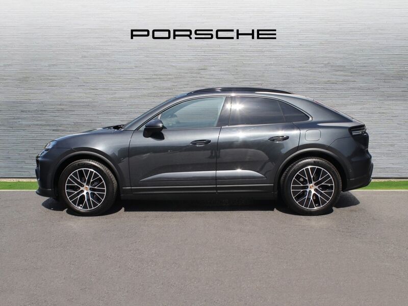 More views of Porsche Macan