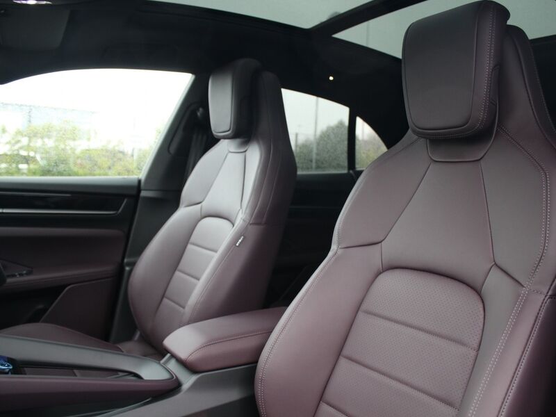 More views of Porsche Macan