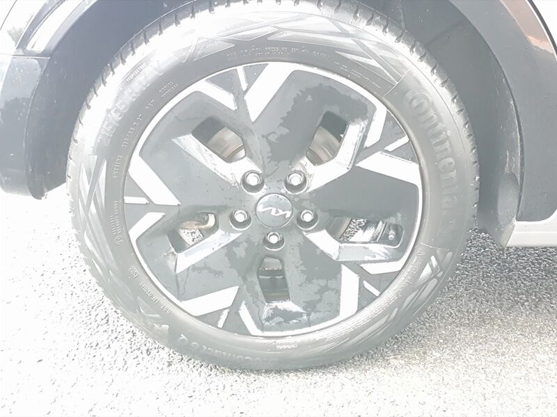 More views of Kia Niro