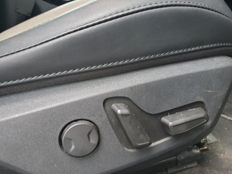 More views of Kia Niro